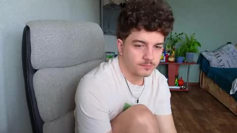 Snapshot of hellish_sugar chatting on 24, 4, 2026 Remy online show from 24, 4, 2026