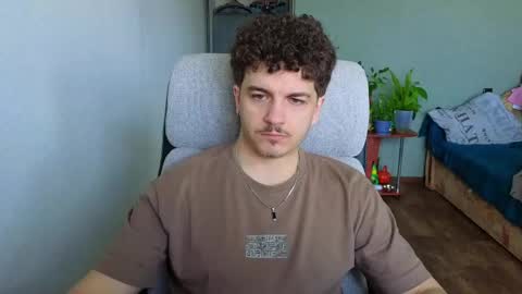 Snapshot of hellish_sugar chatting on 27, 4, 2026 Remy online show from 27, 4, 2026