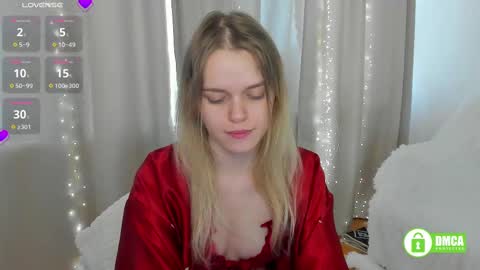 Snapshot of hello_lily chatting on 8, 3, 2025 Lily online show from 8, 3, 2025