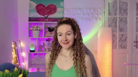 Alisia  Monday to Friday from 10 am to 4 pm GMT 2 online show from 18, 2, 2025