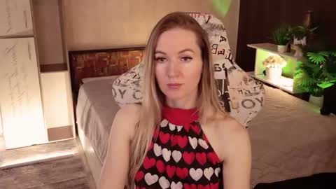 Snapshot of hello_lisha chatting on 1, 7, 2026 Alisia Monday to Friday from 10 am to 4 pm GMT 2 online show from 1, 7, 2026