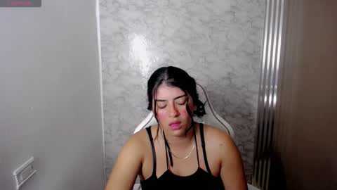 Snapshot of helloo_kityy25 chatting on 19, 3, 2026 helloo_kityy25 online show from 19, 3, 2026