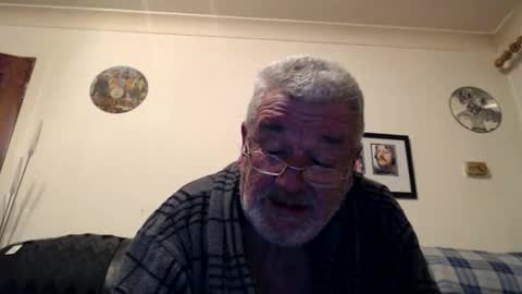 helloyou64 online show from 13, 12, 2025