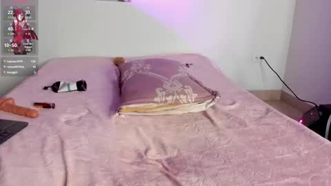 Snapshot of hellzel_moon chatting on 3, 2, 2026 Hellzel online show from 3, 2, 2026