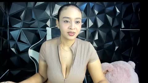 Snapshot of heluehorny13 chatting on 10, 1, 2026 heluehorny13 online show from 10, 1, 2026