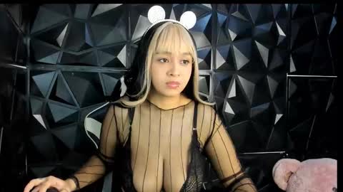 Snapshot of heluehorny13 chatting on 16, 3, 2026 heluehorny13 online show from 16, 3, 2026