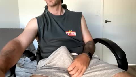 Snapshot of hendo92 chatting on 18, 12, 2025 Hendo online show from 18, 12, 2025