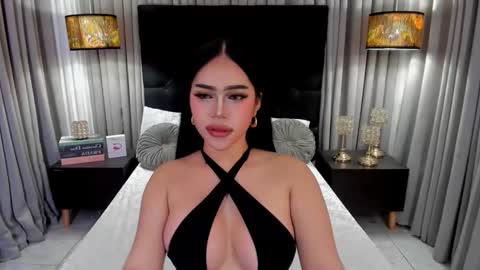 Snapshot of hennessygoddess69 chatting on 4, 11, 2025 HENNESSY online show from 4, 11, 2025