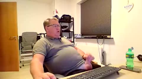 henrikrp1971 online show from 5, 11, 2025