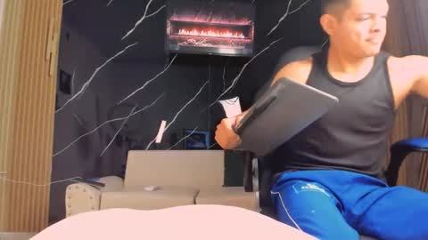 Snapshot of henrydouglas chatting on 21, 4, 2026 henrydouglas online show from 21, 4, 2026