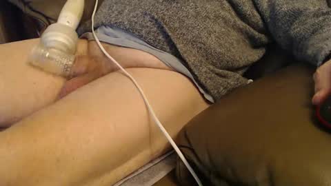 Snapshot of henryjxxx chatting on 5, 2, 2026 henryjxxx online show from 5, 2, 2026