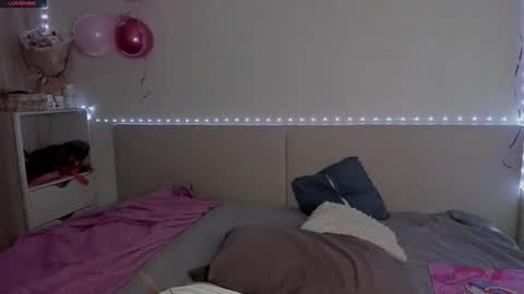 Snapshot of henta1sonya chatting on 1, 3, 2026 hentaisonya online show from 1, 3, 2026