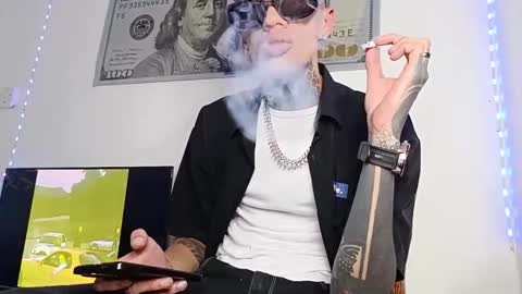 Snapshot of henzzeld420 chatting on 22, 3, 2026 Henzeld online show from 22, 3, 2026