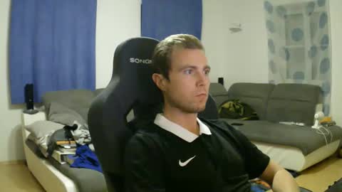 John Pearl online show from 16, 4, 2026