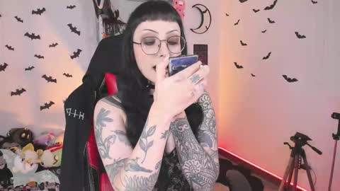 Snapshot of herinfernalmajesty chatting on 24, 3, 2026 Marie online show from 24, 3, 2026