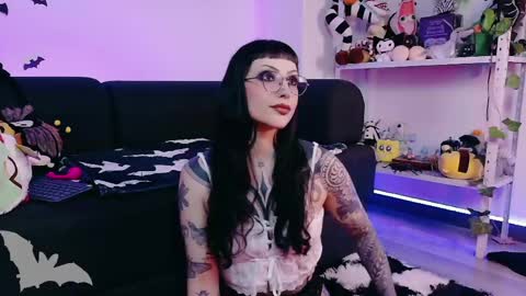 Snapshot of herinfernalmajesty chatting on 8, 6, 2026 Marie online show from 8, 6, 2026