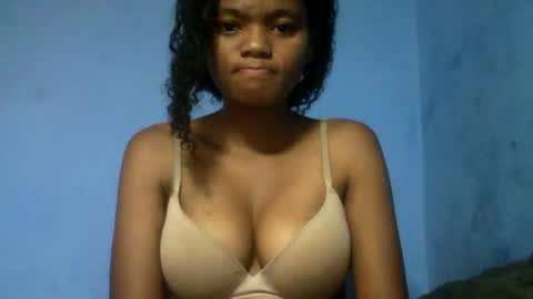 Snapshot of herisse01 chatting on 31, 3, 2026 herisse01 online show from 31, 3, 2026