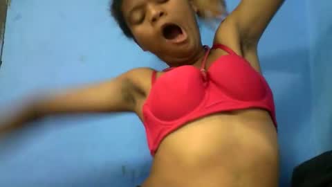 Snapshot of herisse01 chatting on 18, 4, 2026 herisse01 online show from 18, 4, 2026