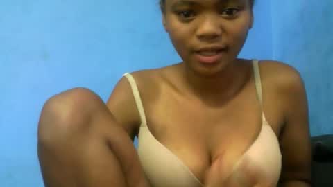 Snapshot of herisse01 chatting on 22, 4, 2026 herisse01 online show from 22, 4, 2026