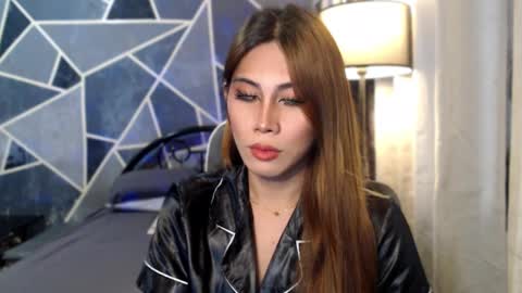 Snapshot of herrafoxx chatting on 17, 12, 2025 Davey online show from 17, 12, 2025