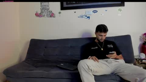 Snapshot of heteros_curious_ chatting on 2, 4, 2026 yeis online show from 2, 4, 2026