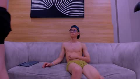 heteros men online show from 5, 12, 2025