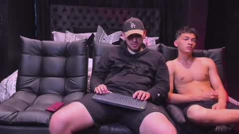 Snapshot of heteros_men chatting on 18, 4, 2026 heteros men online show from 18, 4, 2026