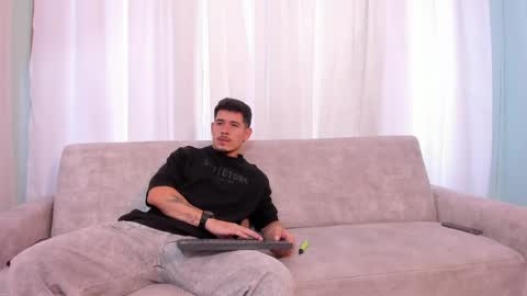 Snapshot of heteros_men chatting on 19, 5, 2026 heteros men online show from 19, 5, 2026