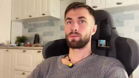 Snapshot of hey_arnold chatting on 13, 11, 2025 Arnold online show from 13, 11, 2025