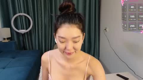 Snapshot of hey_herbal chatting on 29, 3, 2026 Audrey online show from 29, 3, 2026