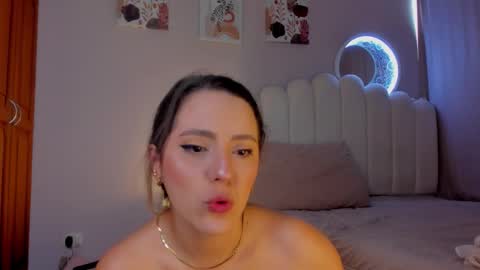 Snapshot of heymartina chatting on 27, 11, 2025 Martina Ricci Show schedule Monday to Friday 8am colombia time I work some weekends online show from 27, 11, 2025