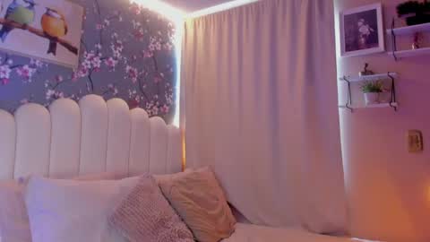 Snapshot of heymartina chatting on 3, 5, 2026 Martina Ricci Show schedule Monday to Friday 8am colombia time I work some weekends online show from 3, 5, 2026