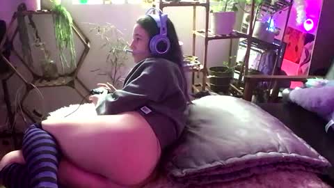 FlexieFae online show from 2, 1, 2025