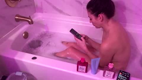 FlexieFae online show from 12, 1, 2025