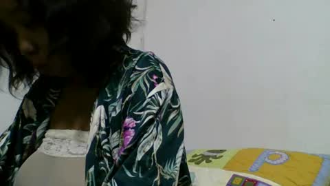 Snapshot of hheritinaa chatting on 9, 9, 2025 hheritinaa online show from 9, 9, 2025