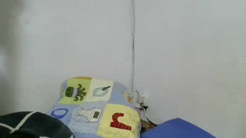 Snapshot of hheritinaa chatting on 12, 9, 2025 hheritinaa online show from 12, 9, 2025