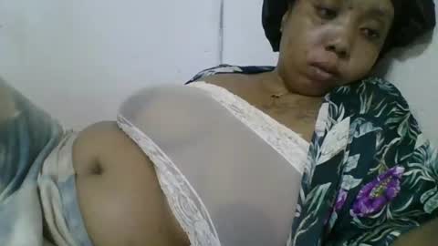 Snapshot of hheritinaa chatting on 24, 11, 2025 hheritinaa online show from 24, 11, 2025