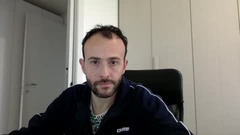 Snapshot of hhombre chatting on 13, 4, 2026 hhombre online show from 13, 4, 2026