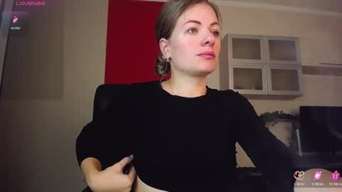 Lina online show from 10, 11, 2025