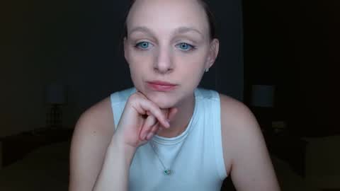 Snapshot of hi_cut_cutie chatting on 4, 5, 2026 Paige online show from 4, 5, 2026