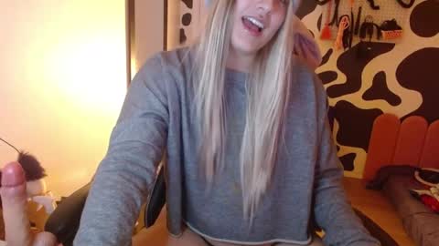 Snapshot of hi_elora chatting on 26, 5, 2026 Elora online show from 26, 5, 2026