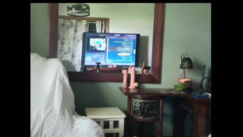 Snapshot of hidden_gold_milf chatting on 27, 4, 2026 hidden_gold_milf online show from 27, 4, 2026