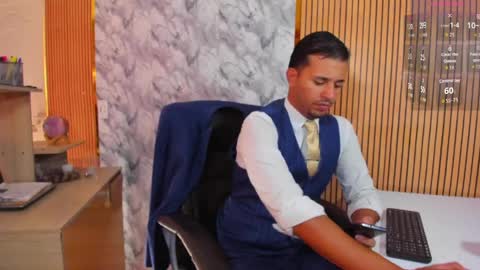 Snapshot of hiddenoffice chatting on 31, 3, 2026 George online show from 31, 3, 2026