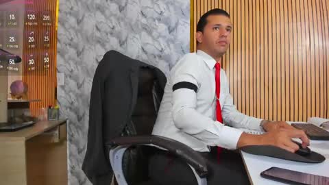 Snapshot of hiddenoffice chatting on 14, 4, 2026 George online show from 14, 4, 2026