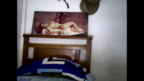 Snapshot of hideonbush051 chatting on 6, 10, 2025 hideonbush online show from 6, 10, 2025