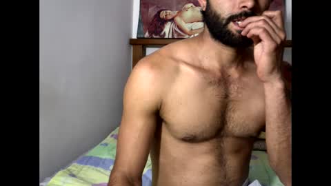 Snapshot of hideonbush051 chatting on 28, 11, 2025 hideonbush online show from 28, 11, 2025