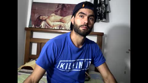 Snapshot of hideonbush051 chatting on 17, 12, 2025 hideonbush online show from 17, 12, 2025