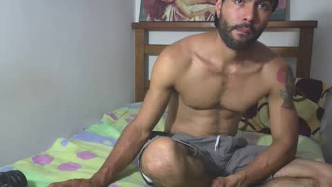 Snapshot of hideonbush051 chatting on 18, 12, 2025 hideonbush online show from 18, 12, 2025