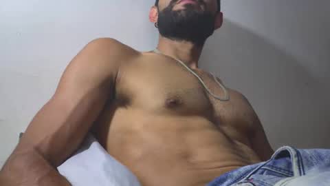 Snapshot of hideonbush051 chatting on 11, 4, 2026 hideonbush online show from 11, 4, 2026