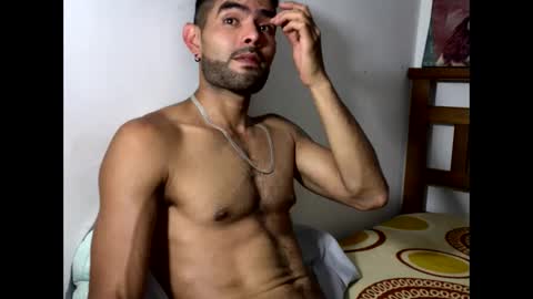 Snapshot of hideonbush051 chatting on 14, 4, 2026 hideonbush online show from 14, 4, 2026